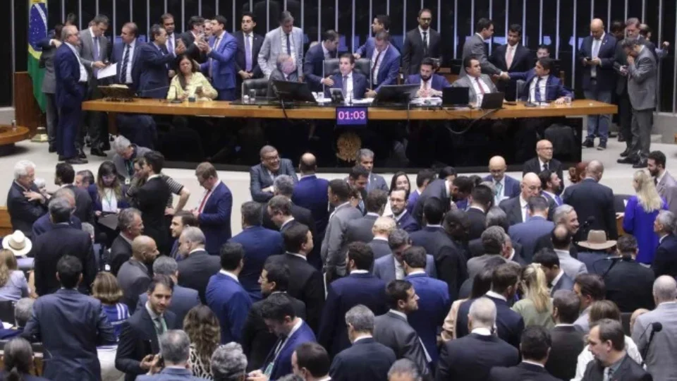 Congresso não tem clima para derrubar veto ao aumento de deputados