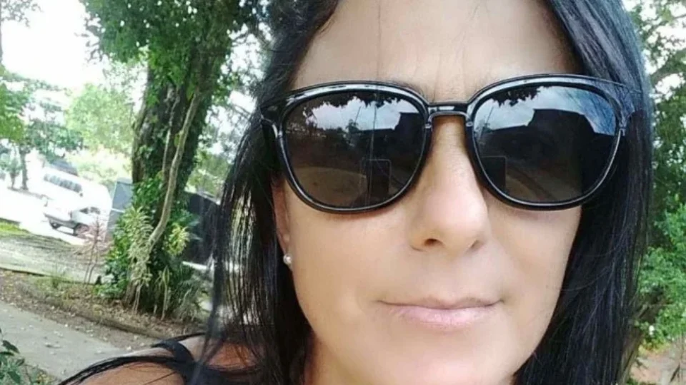 Mulher achada morta em matagal no litoral de SP morreu horas antes de ser encontrada
