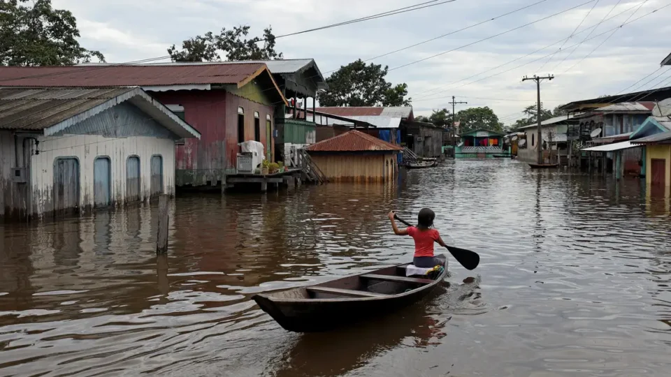 Cheias no Amazonas deixam 40 municípios em estado de emergência
