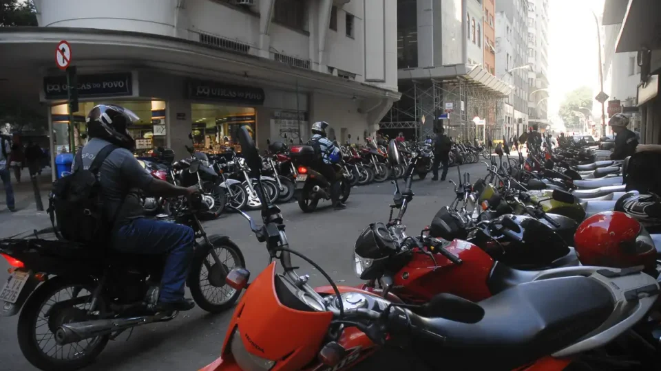 Motociclistas: com disparada de mortes, governo Lula cria plano de segurança