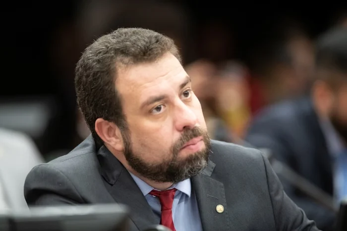 Boulos propõe ‘Pix das big techs’ para usuários e diz que EUA não vão mandar no Brasil 