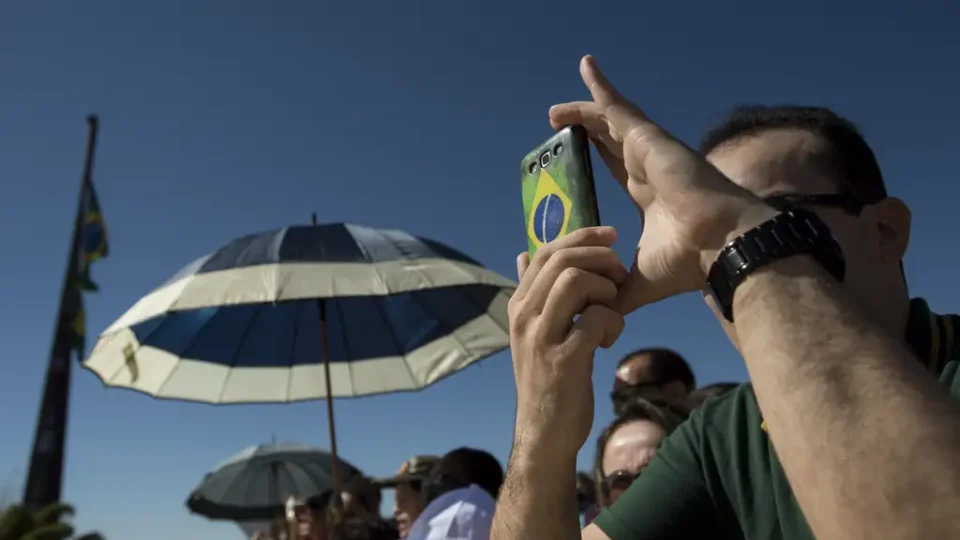Verás que o filho teu não foge à luta?