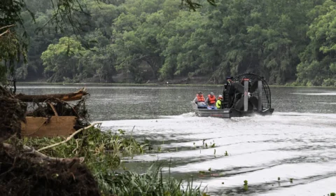 EUA: Texas busca desaparecidos após enchentes que deixaram 78 mortos