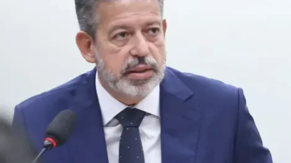 Comissão da Câmara aprova projeto que amplia isenção do IR para R$ 5 mil