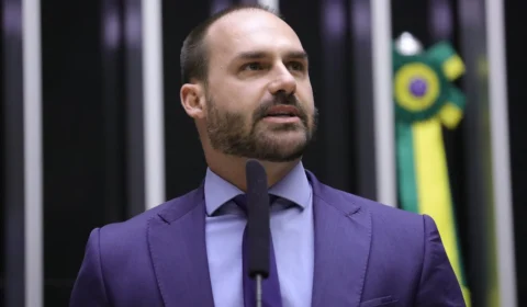 Em 10 anos de Câmara, Eduardo Bolsonaro teve 2 projetos que viraram lei