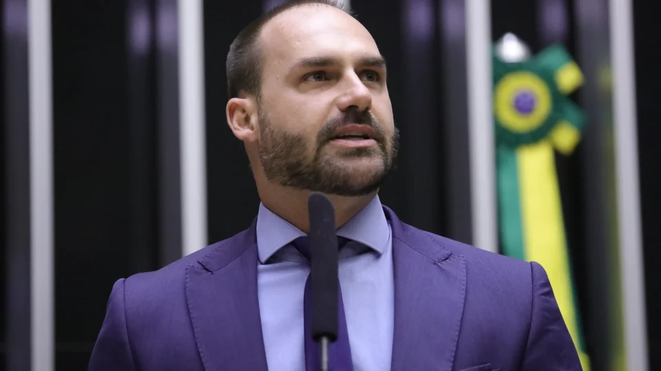 PT recorre à Mesa da Câmara contra relator aliado de Eduardo Bolsonaro