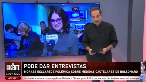 Jair Bolsonaro chora diante das câmeras com a fala de Michelle durante culto evangélico