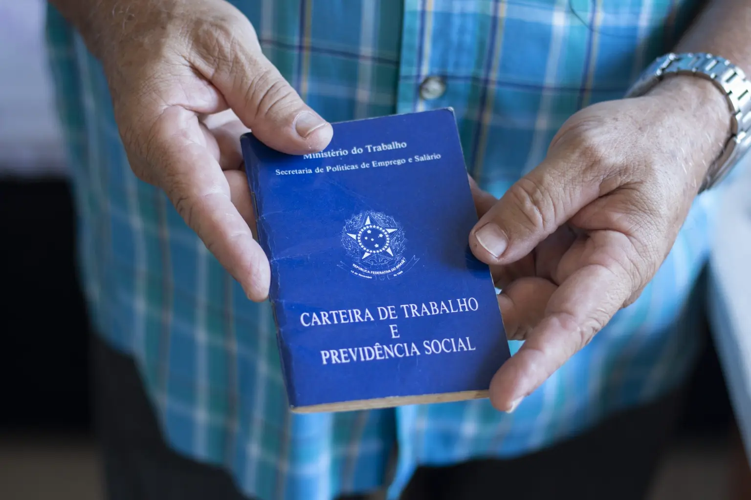 Em 2025, o país registrou mais de 1 milhão de novos empregos formais entre janeiro e maio, sinalizando uma retomada importante no mercado de trabalho. Imagem: reprodução 