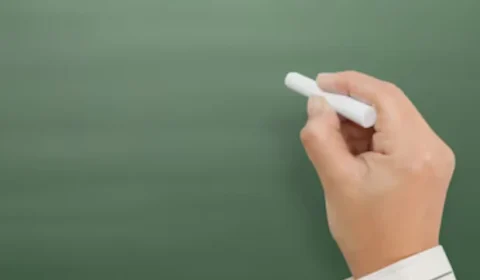 O professor nem pode falar mais