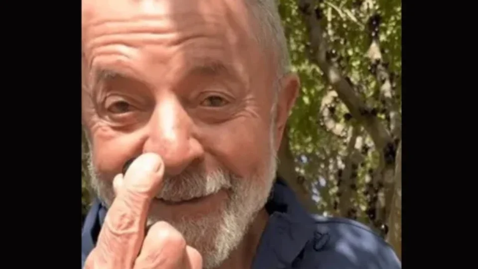 Em meio a tentativa de chantagem tarifária, Lula diz que vai ‘levar jabuticaba’ a Trump