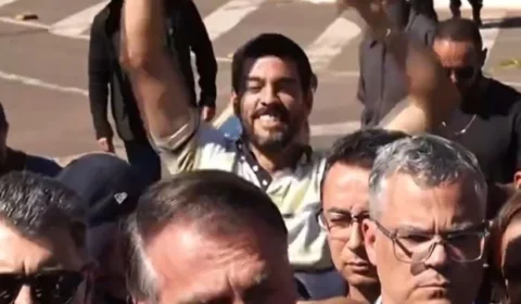 ‘Justiça sendo feita’, diz homem que comemorou tornozeleira durante entrevista de Bolsonaro