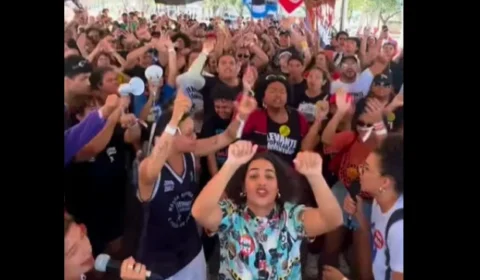 Maior parte das postagens nas redes comemora uso de tornozeleira por Bolsonaro