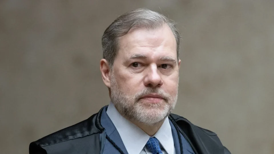 Fachin arquiva relatório da PF que apontava suspeição de Toffoli no caso Master