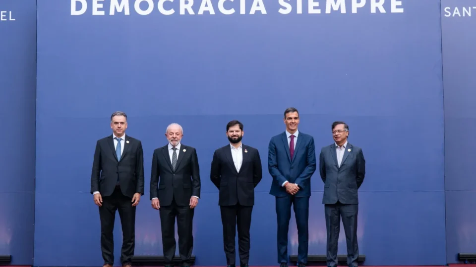 Lula está no Chile e participa de reunião sobre defesa da democracia