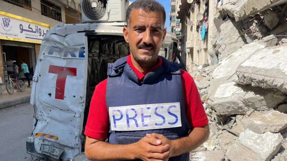 Famintos e exaustos, jornalistas da AFP cobrem guerra em Gaza a duras penas