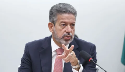 Lira compra jatinho de US$ 1 milhão em sociedade com empresário do agro