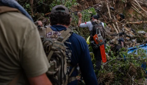 Acampamento confirma morte de 27 meninas pelas enchentes no Texas; mais de 80 morreram
