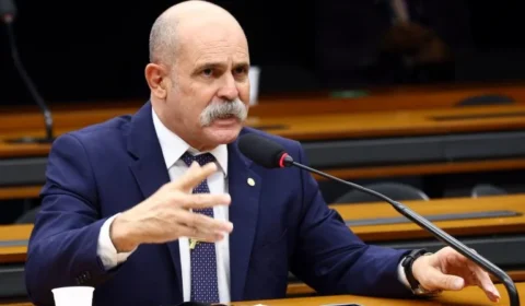 Henrique Vieira repreende bolsonarista após discurso violento: ‘Covardia para sustentar’