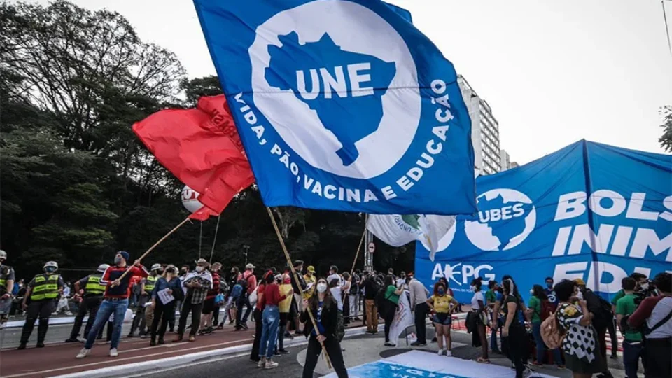 Nova presidenta da UNE, Bianca Borges defende reforma universitária e soberania nacional
