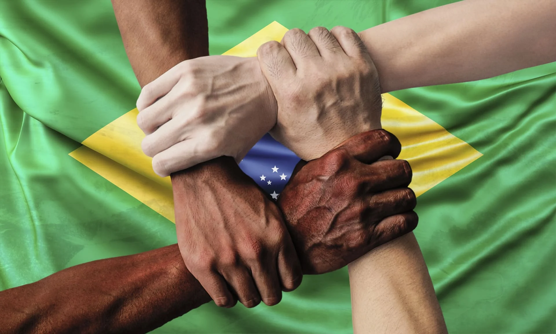 Segundo o Atlas da Violência 2023, 77% das pessoas assassinadas no Brasil em 2021 eram negras — dado que evidencia o racismo estrutural e a negligência do Estado frente à violência racial. Para mudar essa realidade, apenas a união e luta por equidade, igualdade e justiça. Imagem: reprodução 