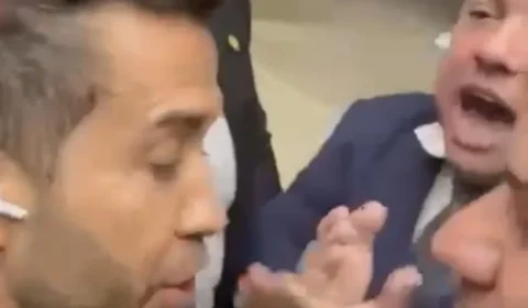 André Janones registra queixa contra dois deputados por agressão no plenário da Câmara