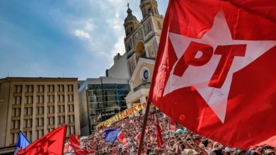 Retorno às bases para 2026 e era ‘pós-Lula’: o que está em jogo nas eleições do PT