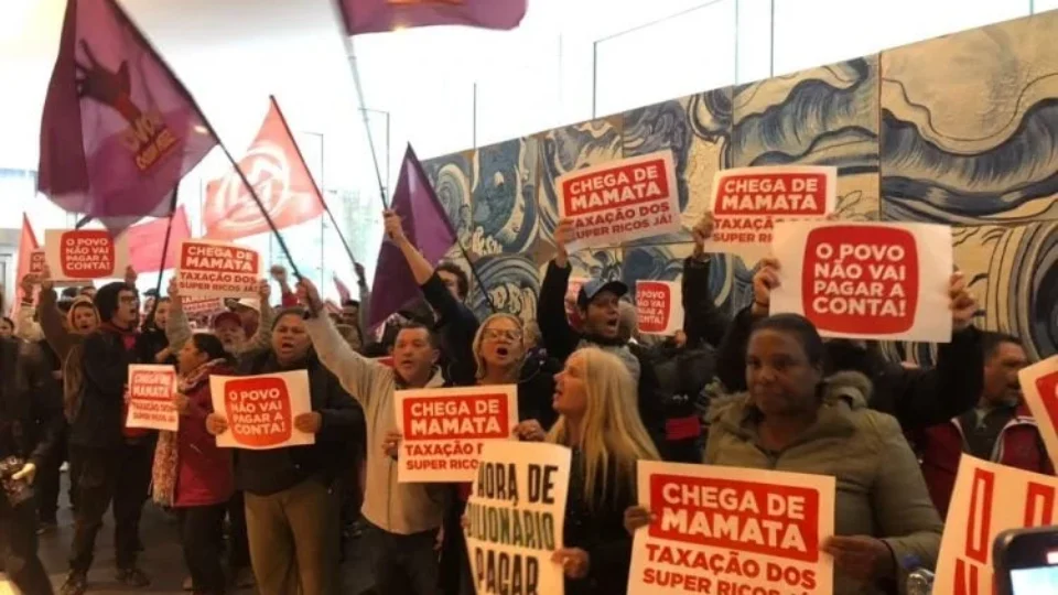 ‘Centrão inimigo do povo’: movimentos populares organizam atos em todo o país nesta quinta-feira