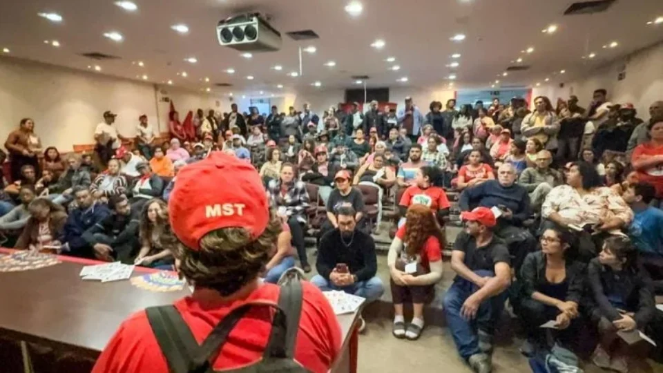 MST desocupa Incra de SP após promessas de reuniões presenciais sobre aquisição de terras