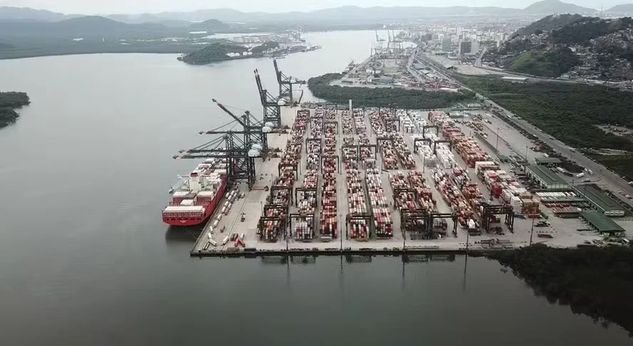 Porto de Santos vive corrida de exportadores antes de tarifas dos Estados Unidos