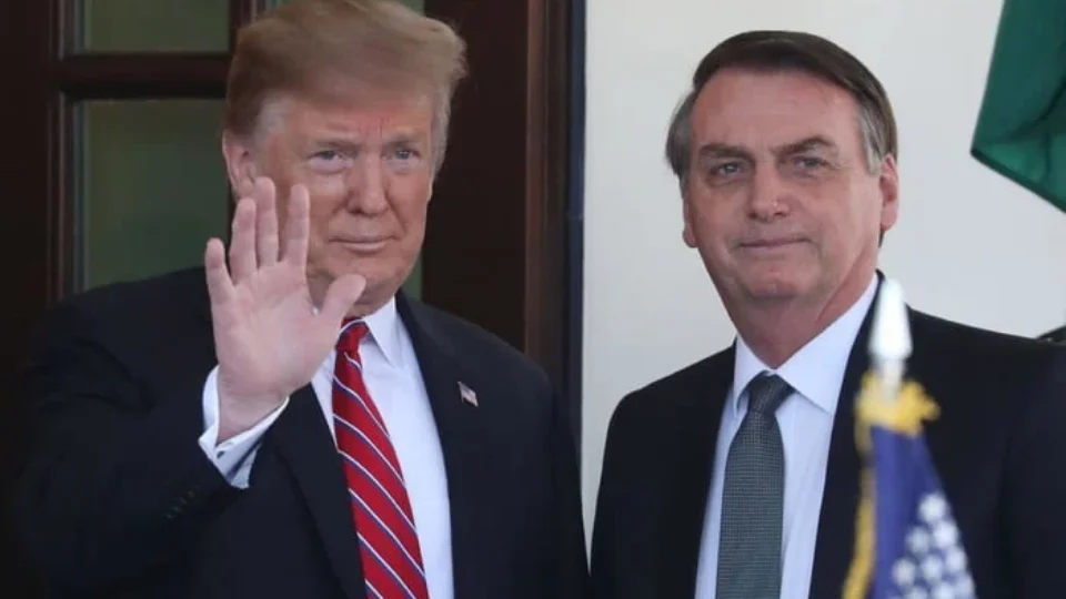 Trump envia carta a Bolsonaro e diz que vai ‘acompanhar de perto’ situação do Brasil