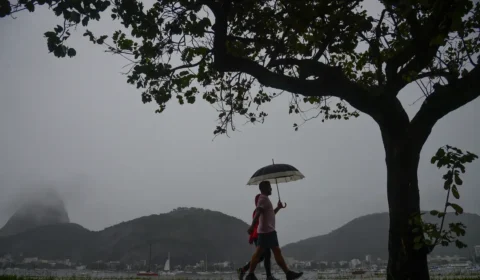 Frente fria entra pelo Sul e provoca instabilidade; veja previsão de tempo