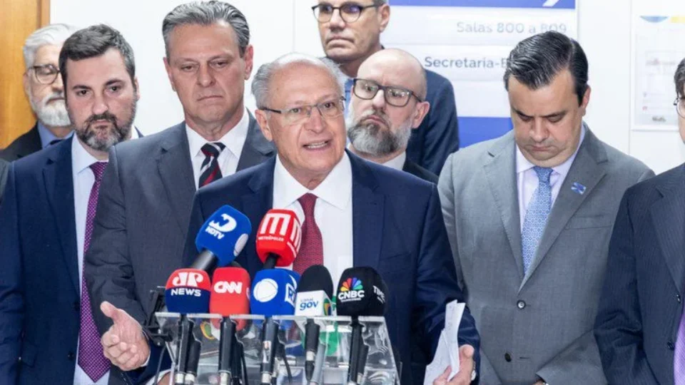 Alckmin rebate EUA e defende Pix: ‘O problema é tarifário, não tecnológico’