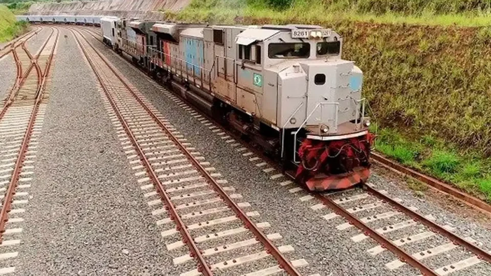 Brasil e China assinam acordo que prevê ferrovia ligando Atlântico e Pacífico