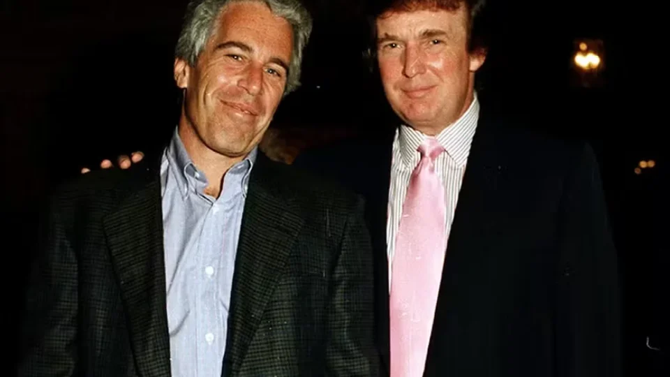 Repercussão do caso Epstein aumenta e faz estrago na imagem de Trump entre apoiadores