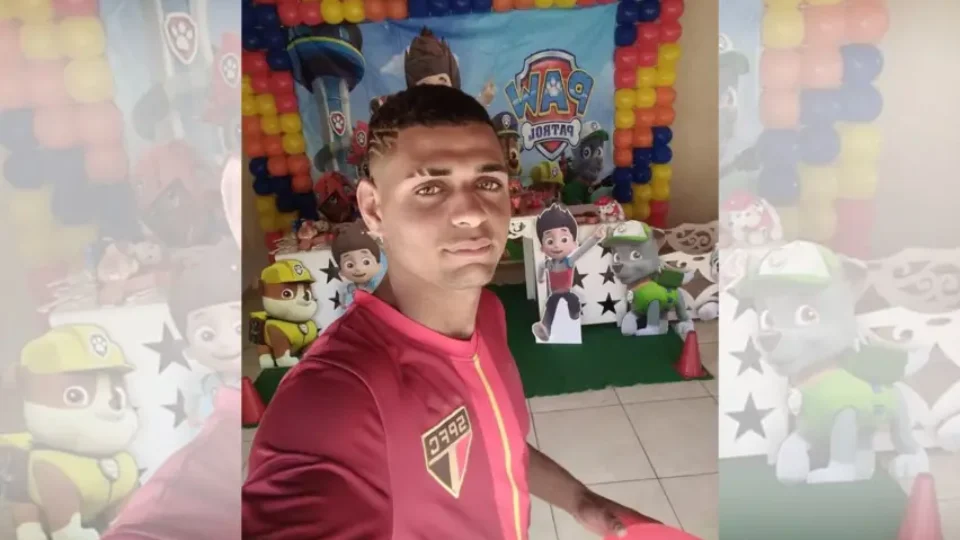 Seis PMs são denunciados à Justiça por morte de jovem que protegia esposa grávida
