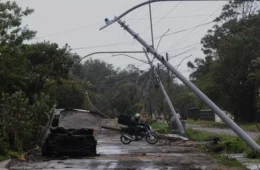 Ciclone no RS deixa mais de 200 mil sem luz e causa danos no litoral