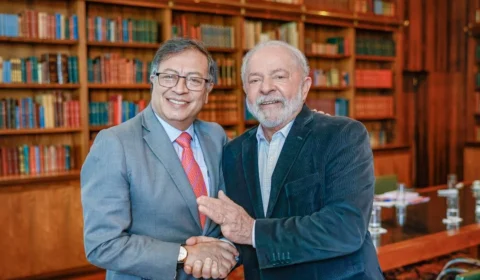 ‘Tá na hora do Lula chamar o Povo, como faz o Petro
