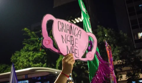 Uma em cada 23 adolescentes entre 15 e 19 anos se torna mãe no Brasil