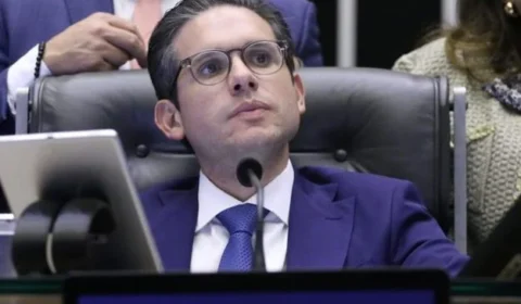 Sóstenes confronta Hugo Motta e ataca nota sobre sanção a Alexandre de Moraes