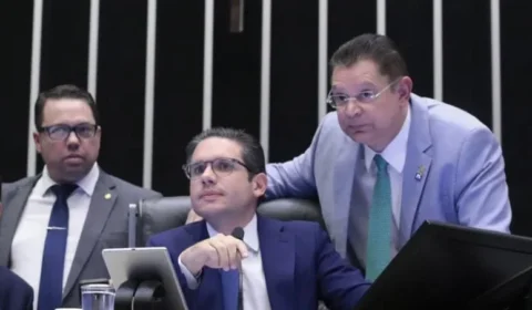 Em vingança contra governo, Câmara tira R$ 30 bi da saúde e educação e repassa ao agro