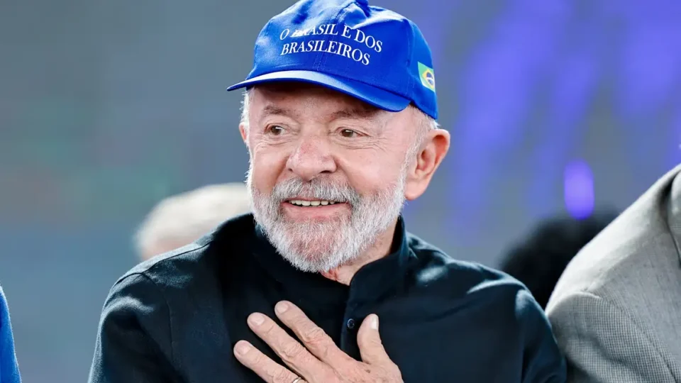 Lula prepara ofensiva para dialogar com empresários e expor Bolsonaro como pai do tarifaço