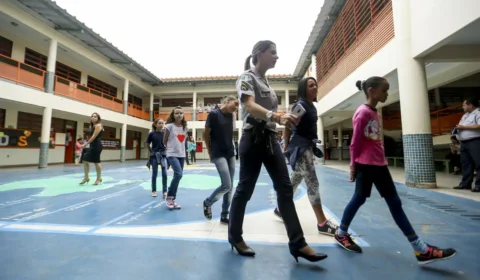 Estudantes se mobilizam contra modelo de ensino cívico-militar em Minas Gerais
