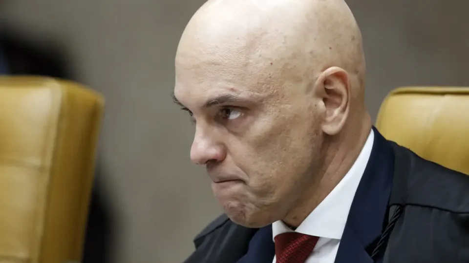 Políticos repudiam sanções de Trump a Moraes; Dino se solidariza e cita a Bíblia