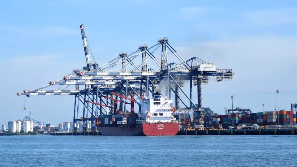 Porto de Santos vive corrida de exportadores antes de tarifas dos Estados Unidos