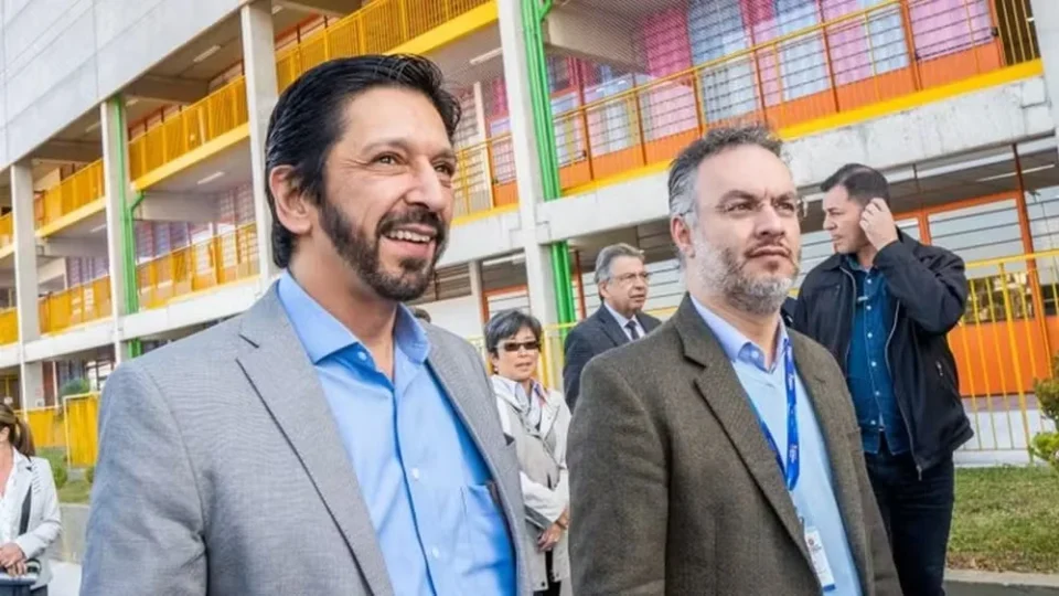 Justiça determina a volta dos 25 diretores de escola afastados pela gestão Nunes