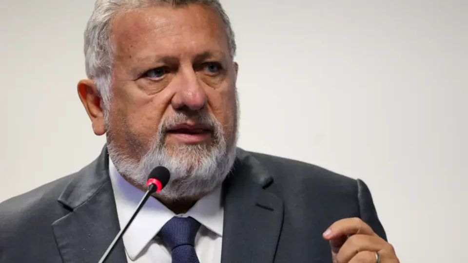Caixa prevê R$ 250 bi em crédito habitacional em 2025 e linha para reformas