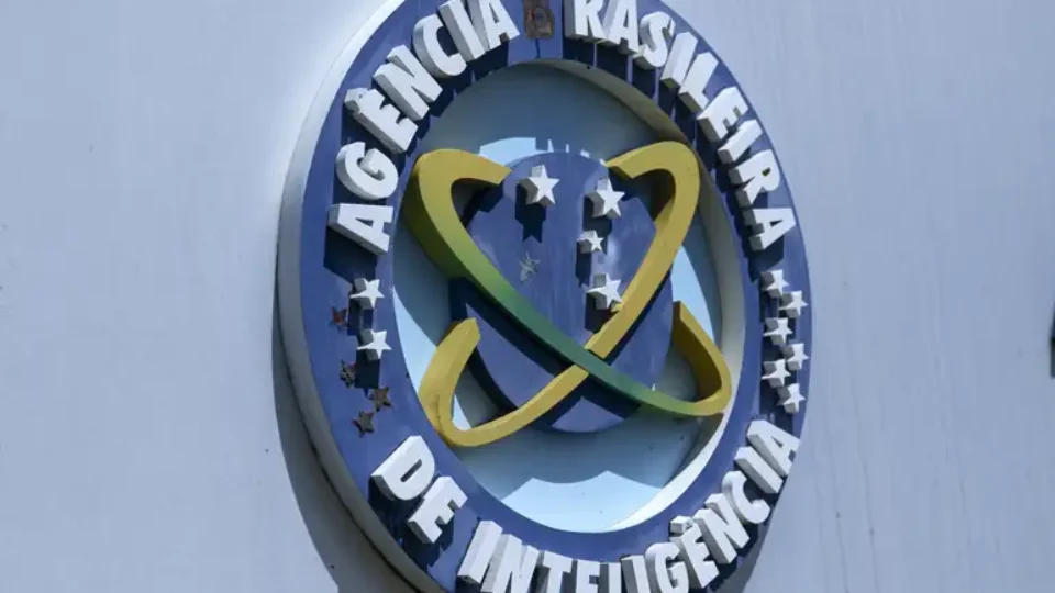 Servidores da ABIN pressionam Congresso e pedem convocação de Rui Costa
