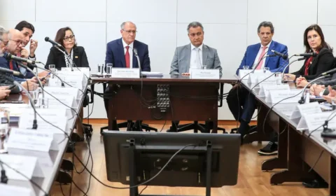 Em reunião liderada por Alckmin, indústria pede adiamento de tarifa dos EUA