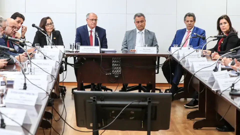 Em reunião liderada por Alckmin, indústria pede adiamento de tarifa dos EUA