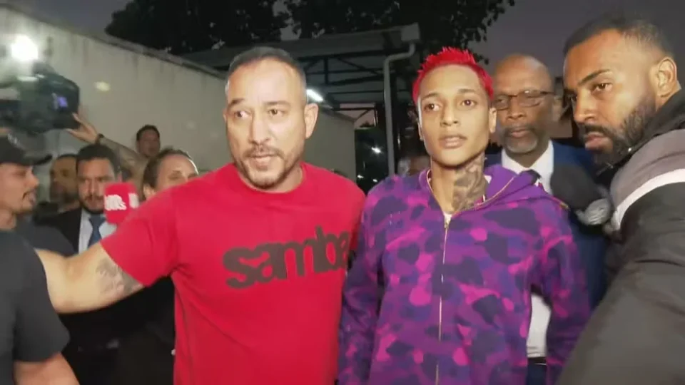 Oruam se entrega à Polícia do Rio de Janeiro e pede desculpas aos fãs